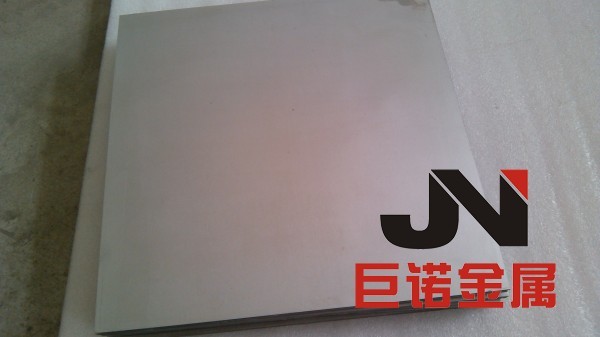 鈮板